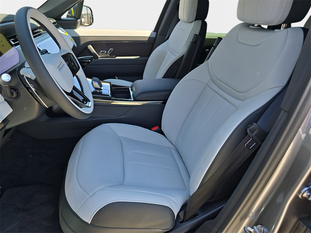 2025 Land Rover Range Rover Sport SE photo 13