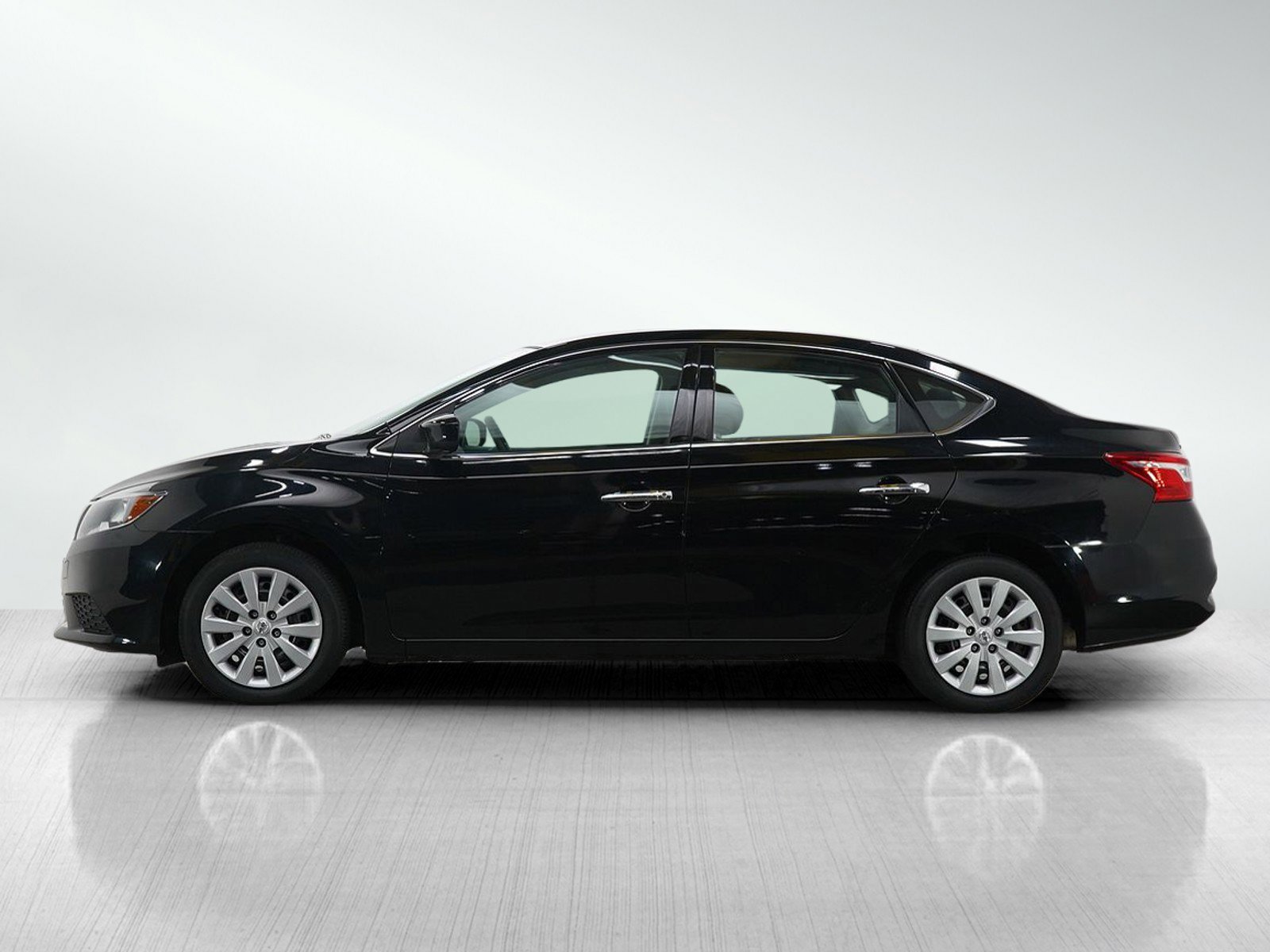 Used 2019 Nissan Sentra S with VIN 3N1AB7AP9KY442774 for sale in South Saint Paul, Minnesota