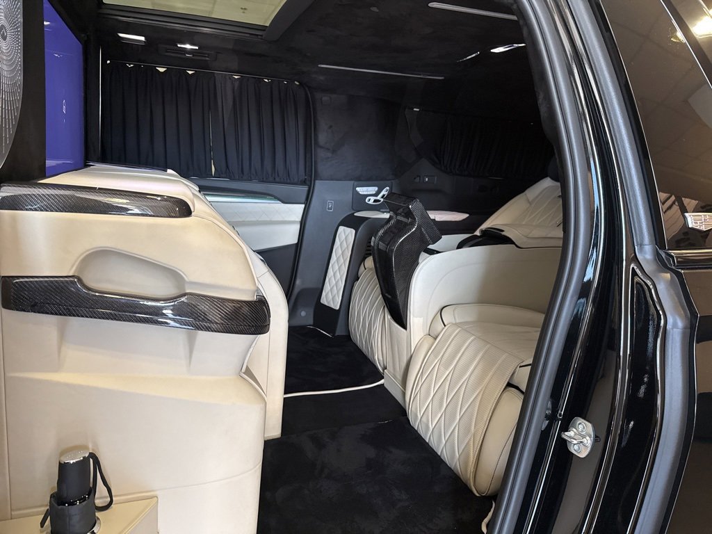 2025 Cadillac Escalade ESV Sport Platinum photo 4