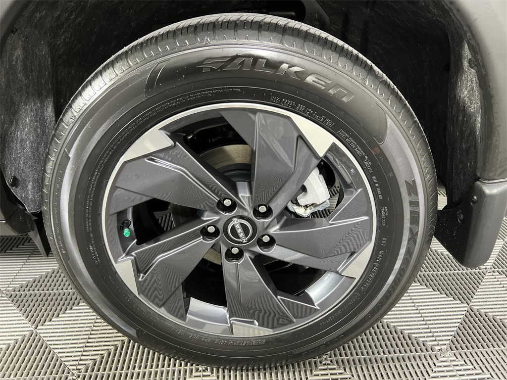 2026 Nissan Rogue SV photo 17