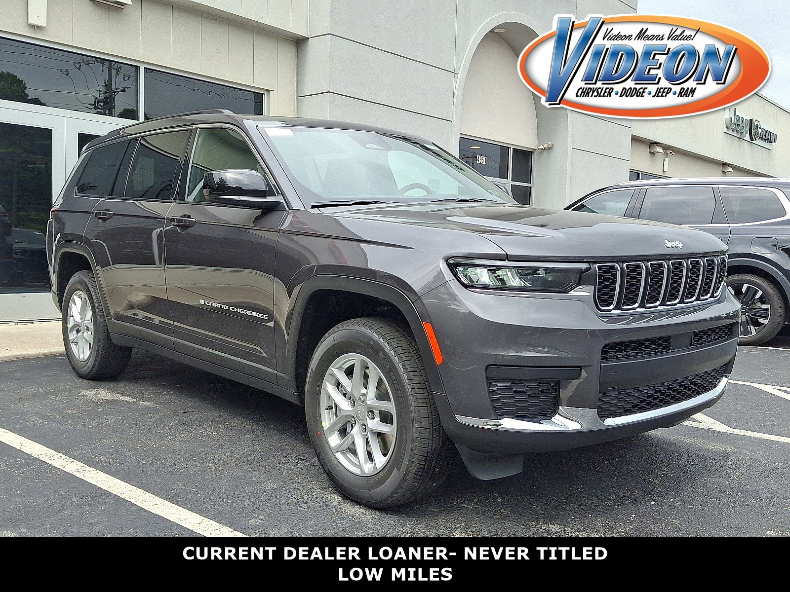 2025 Jeep Grand Cherokee L Laredo's photo