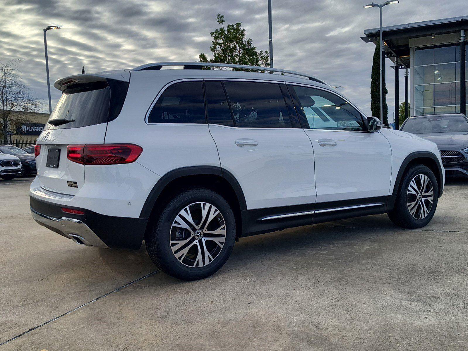 2025 Mercedes Benz GLB 250 photo 4