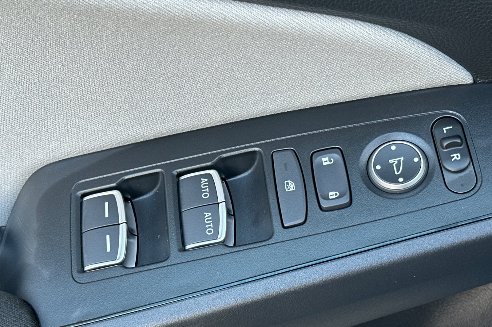 2025 Honda Civic Hybrid Sport photo 4