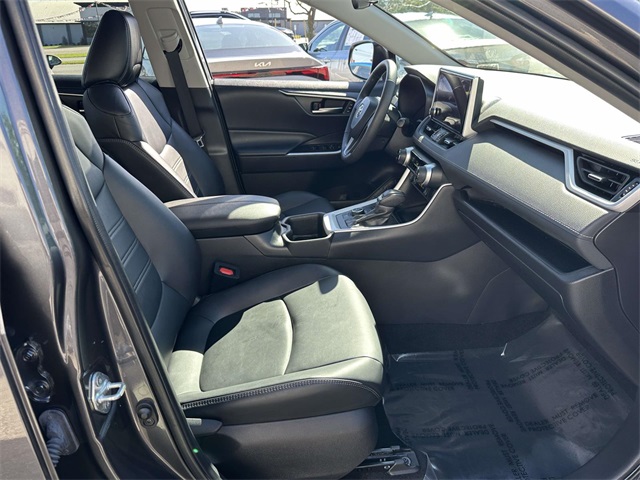 2024 Toyota RAV4 Hybrid XLE Premium photo 7
