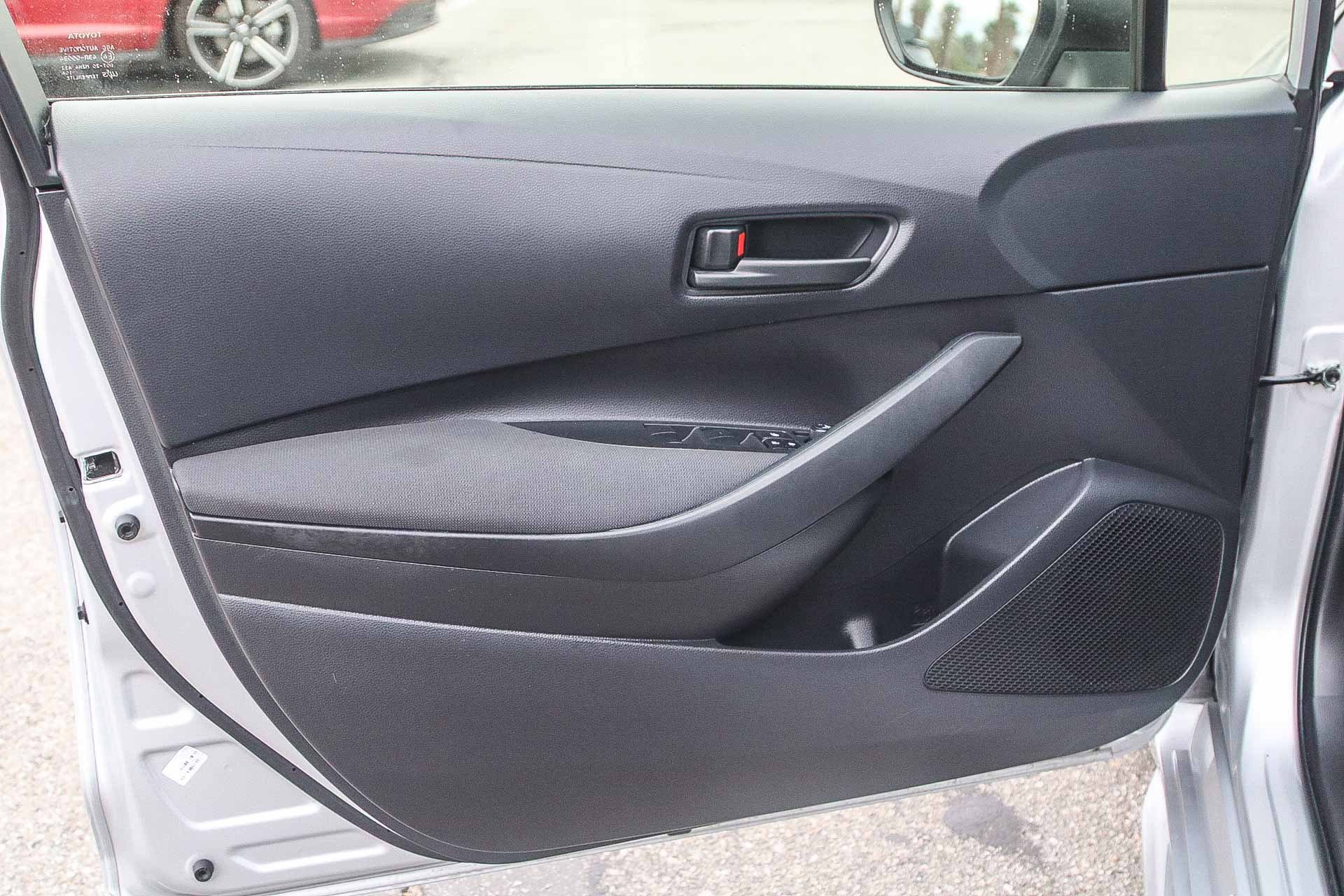2025 Toyota Corolla Hybrid LE photo 21