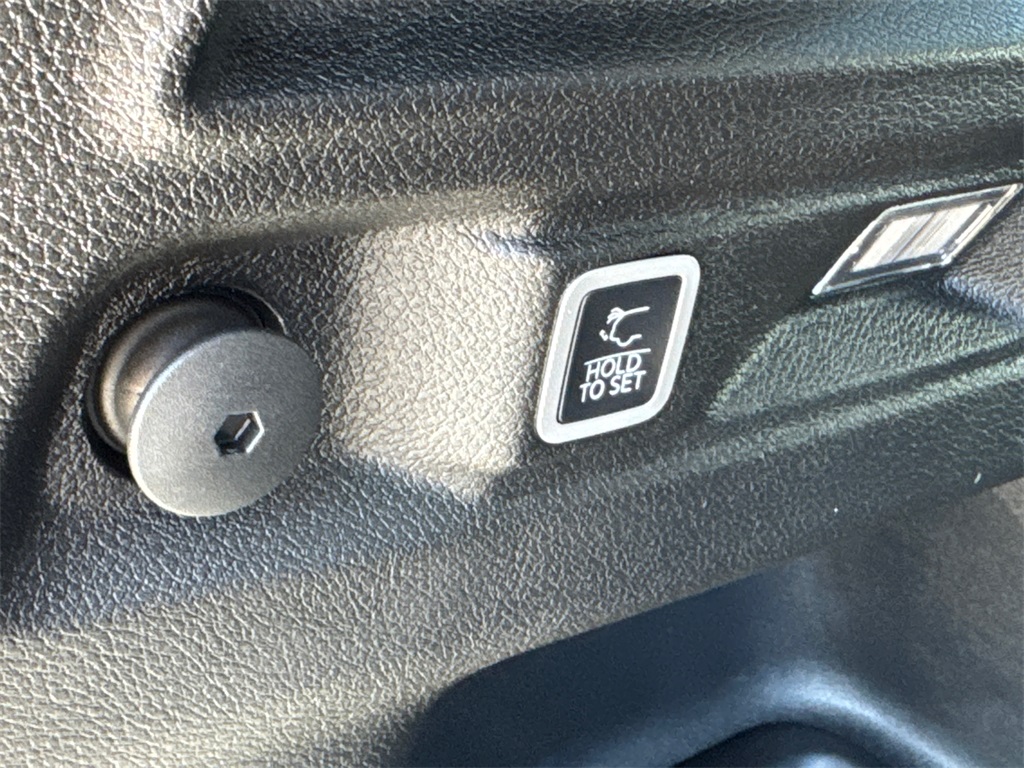 2023 Jeep Grand Cherokee Limited photo 8