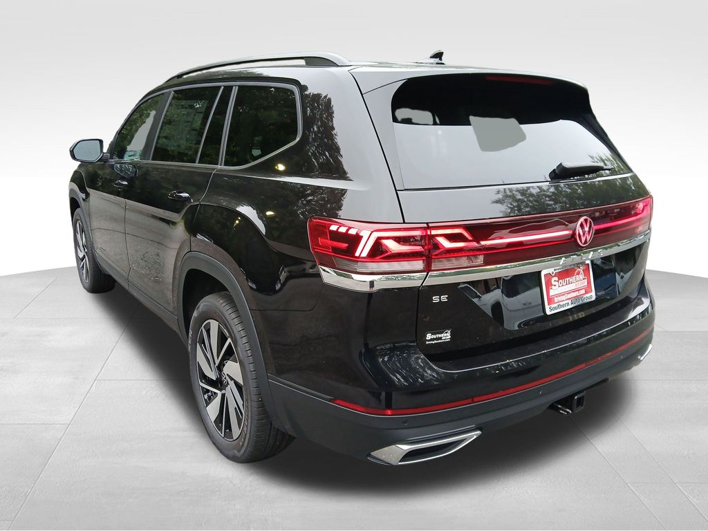 2026 Volkswagen Atlas SE photo 2