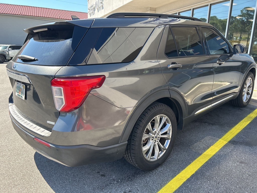 2020 Ford Explorer XLT photo 2