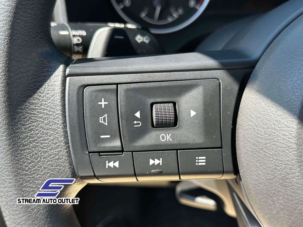 2024 Nissan Rogue SV photo 18