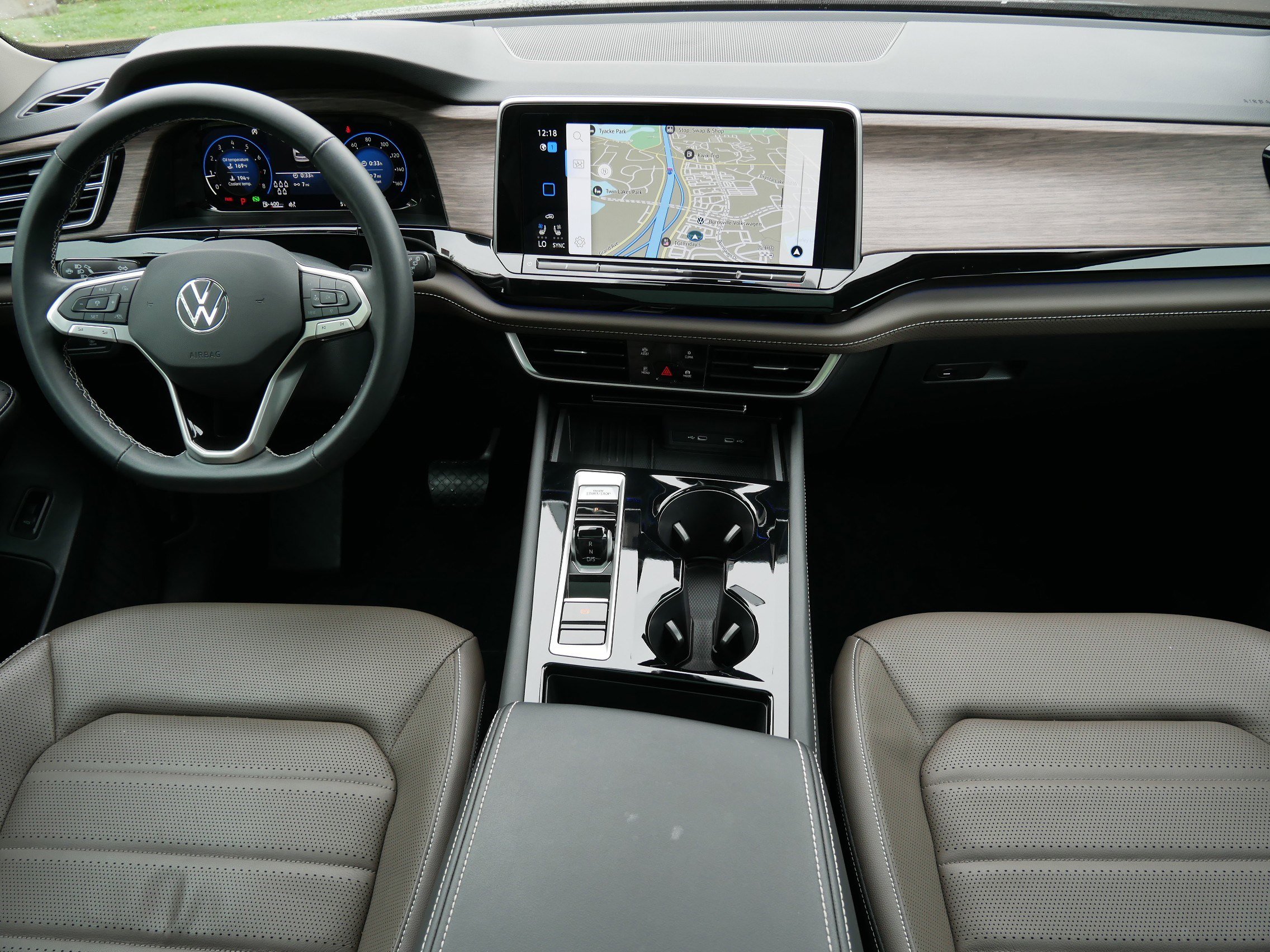 2025 Volkswagen Atlas SEL photo 10
