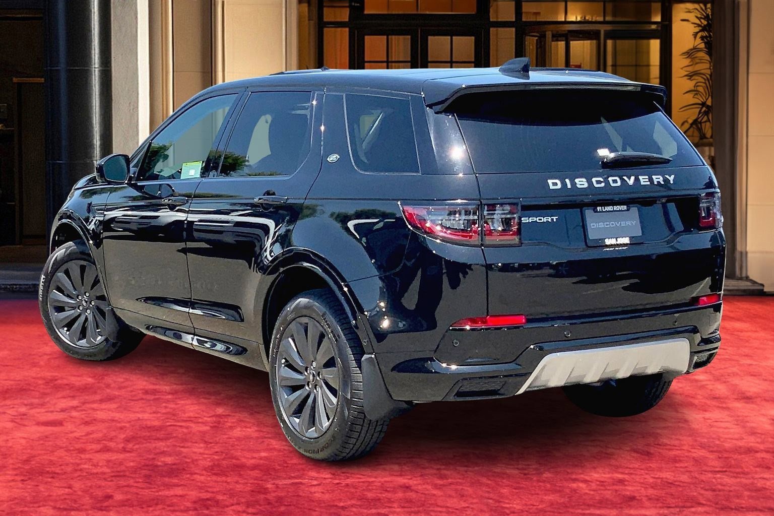 2025 Land Rover Discovery Sport S photo 2