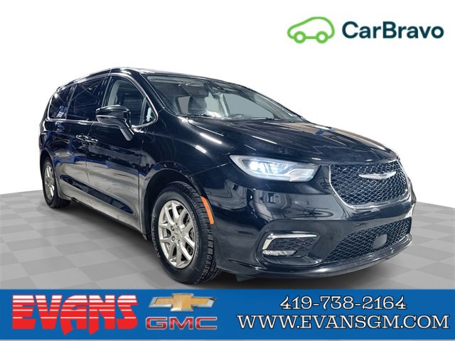 2024 Chrysler Pacifica Touring L's photo