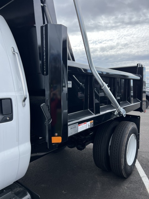 2025 Ford F-650 Base photo 2