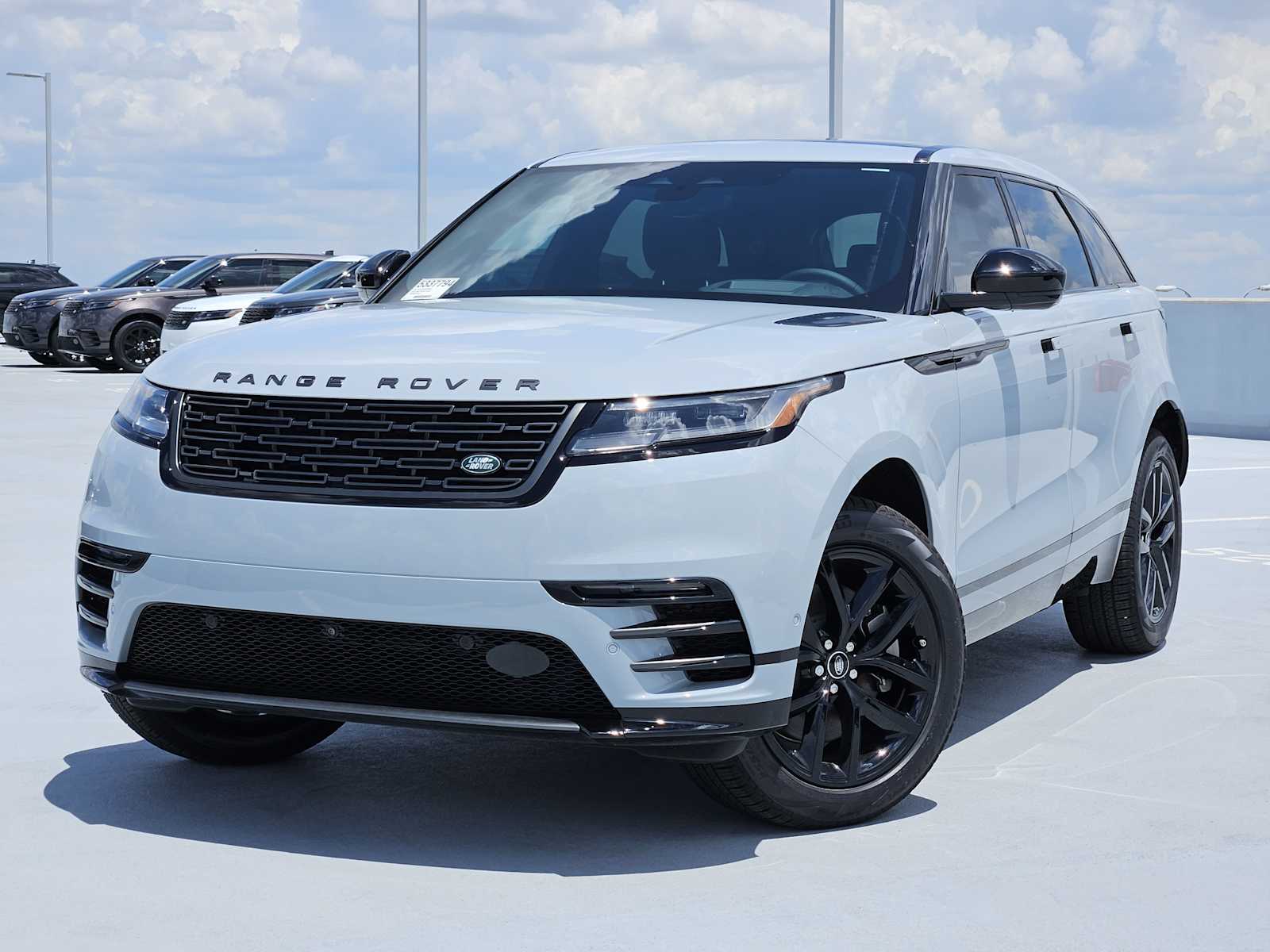 2026 Land Rover Range Rover Velar Dynamic SE