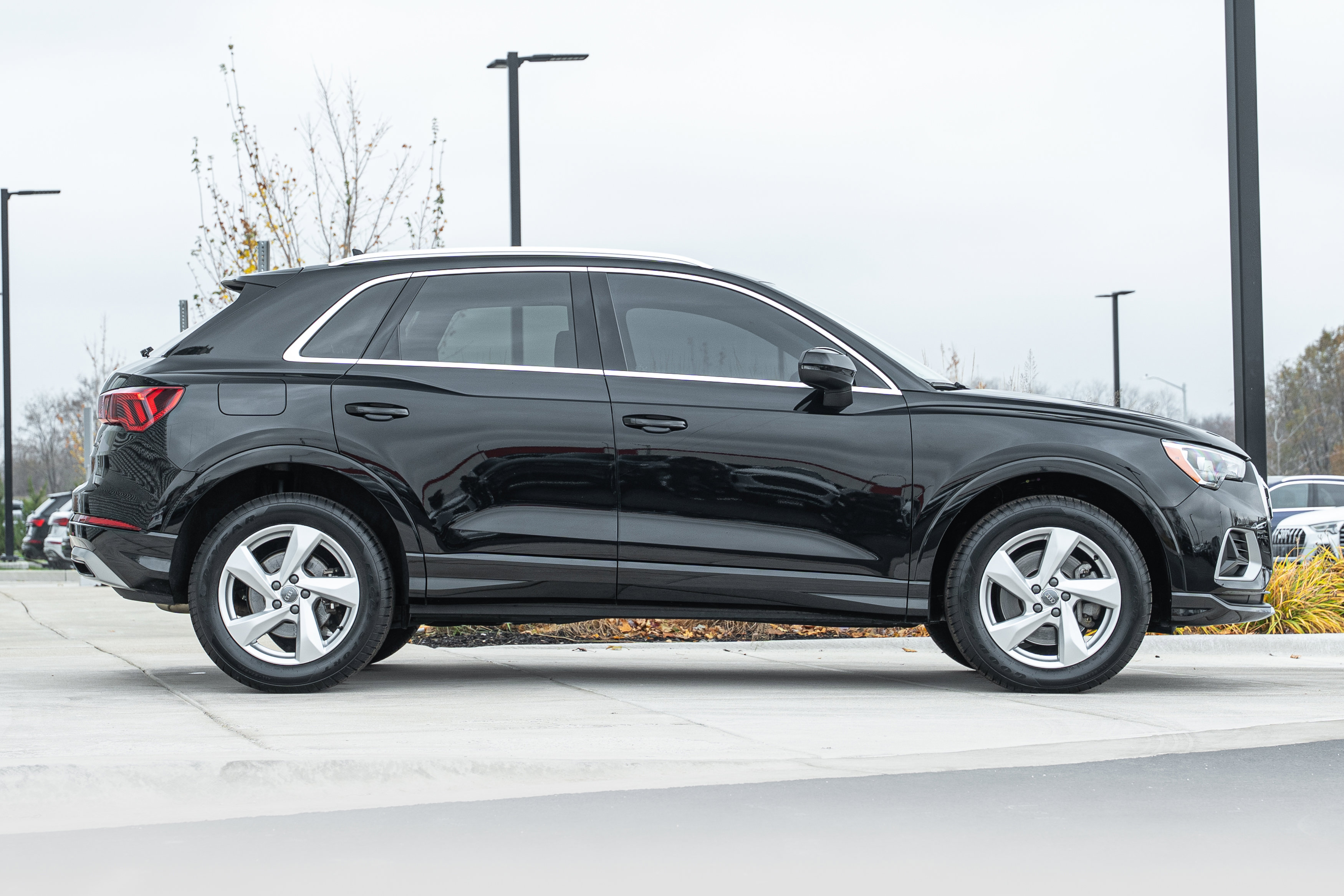 2020 Audi Q3 Premium photo 2