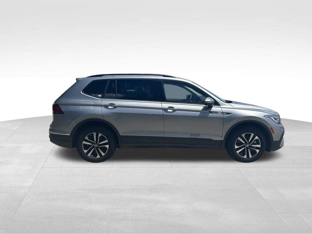 2024 Volkswagen Tiguan S photo 3