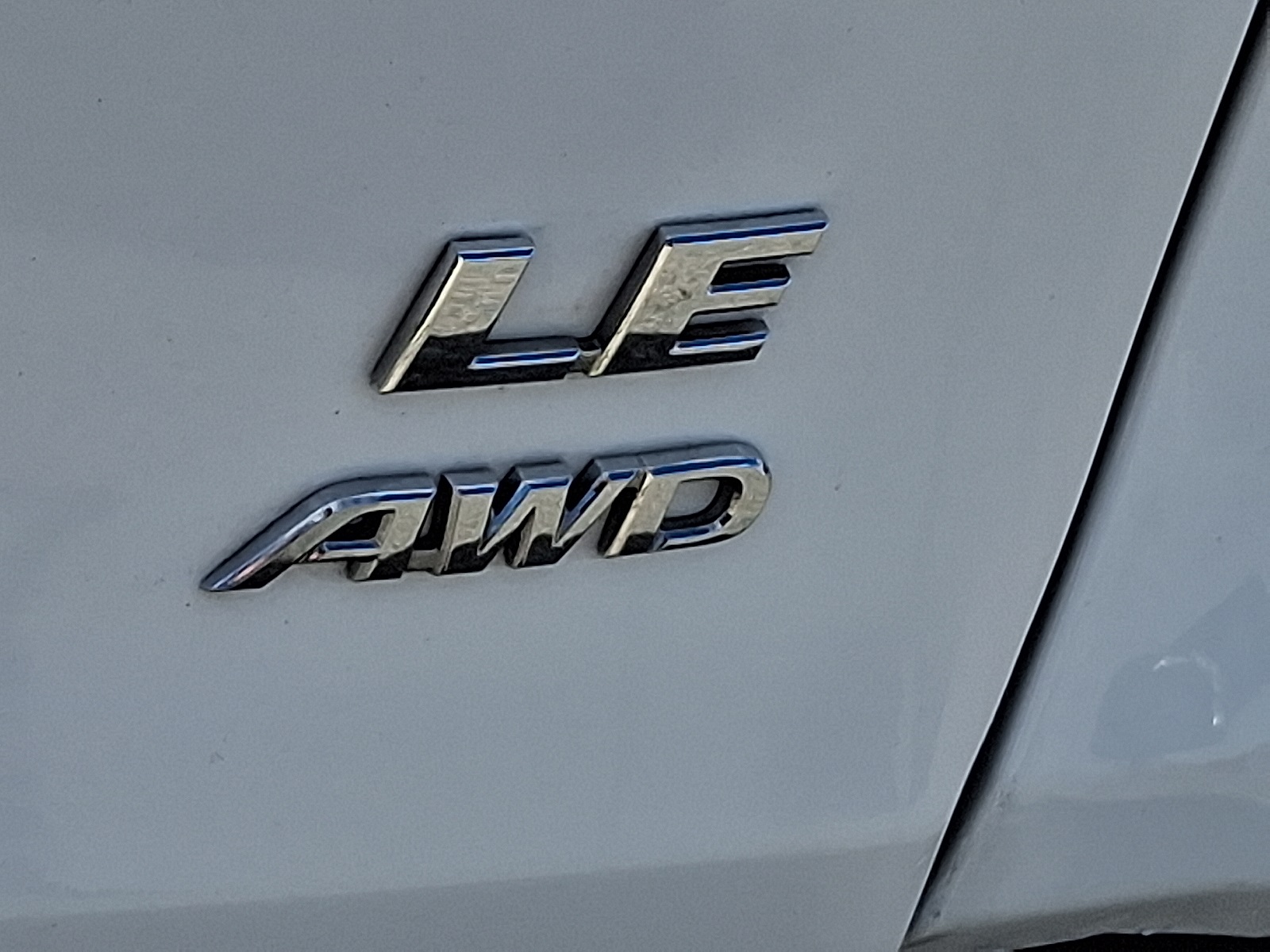 2022 Toyota RAV4 LE photo 26