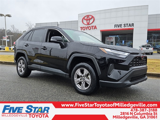 2023 Toyota RAV4 XLE's photo