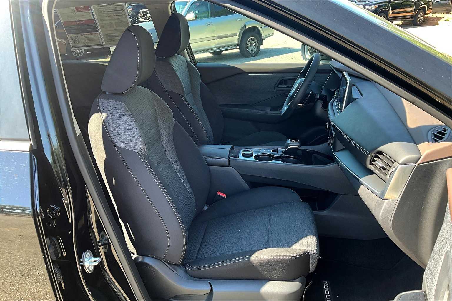 2021 Nissan Rogue S AWD photo 7