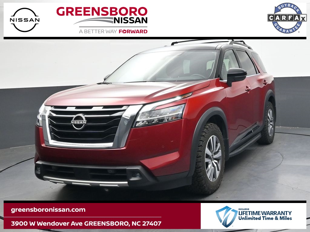 2022 Nissan Pathfinder SL photo 2