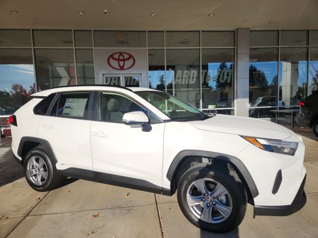 2025 Toyota RAV4 Hybrid XLE photo 2