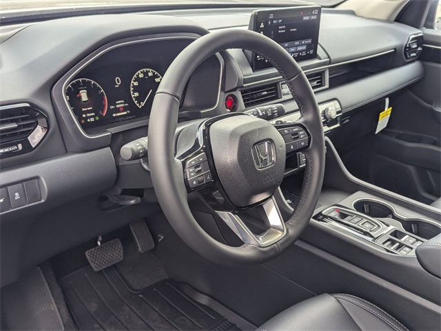 2025 Honda Pilot Touring photo 2