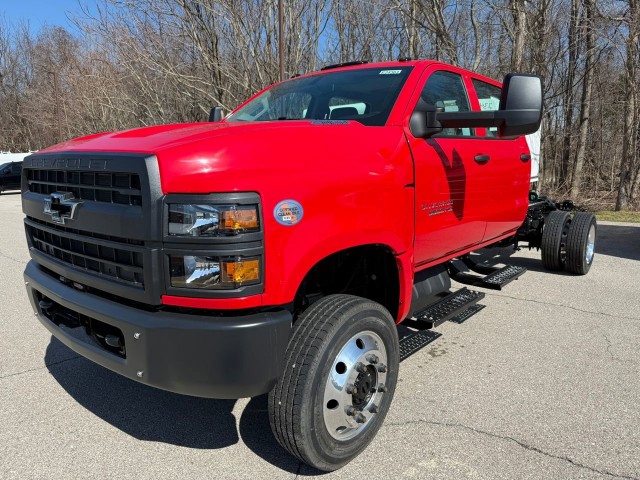 2024 Chevrolet Silverado 4500 Medium Duty Chassis Cab Work Truck's photo