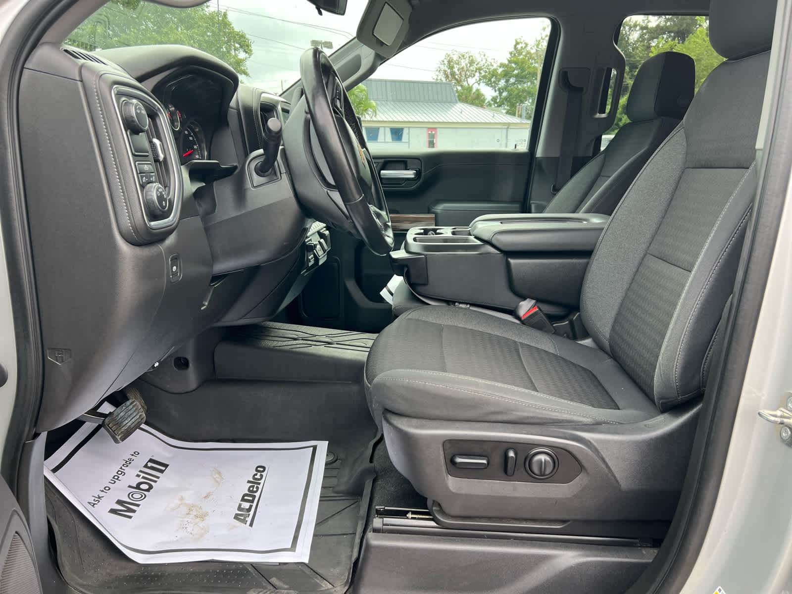 2020 Chevrolet Silverado 1500 LT photo 16