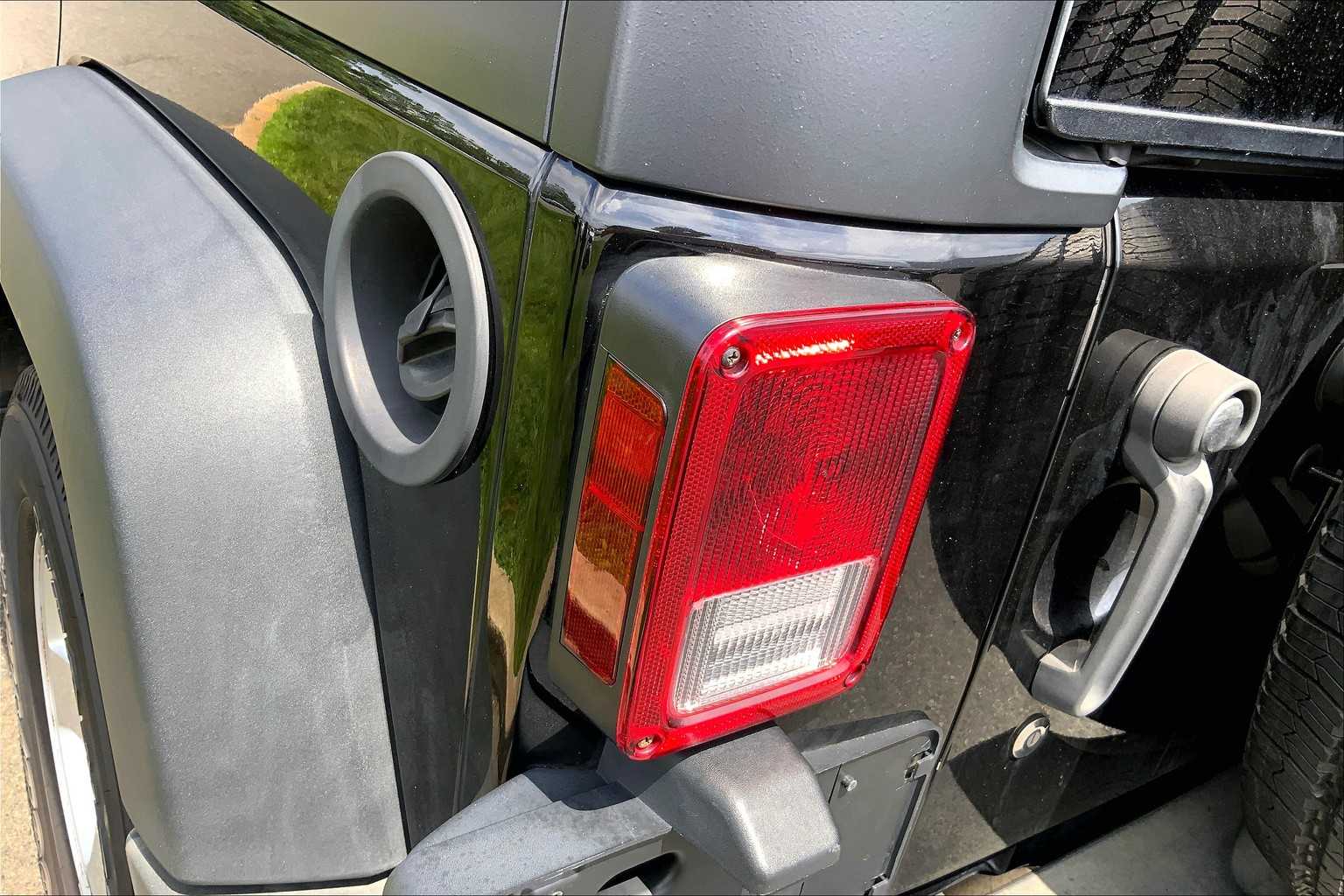 2017 Jeep Wrangler Unlimited Sport photo 26