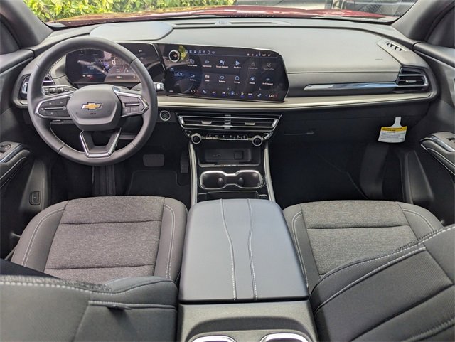 2025 Chevrolet Traverse photo 10