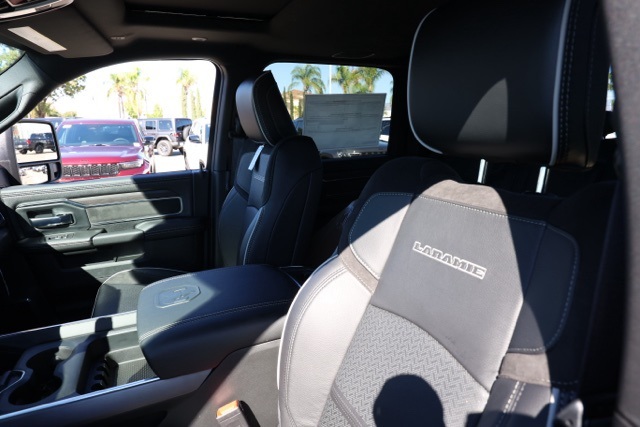 New 2026 Diamond Black Crystal Pearl-Coat Exterior Paint RAM Laramie Night Edition image 14