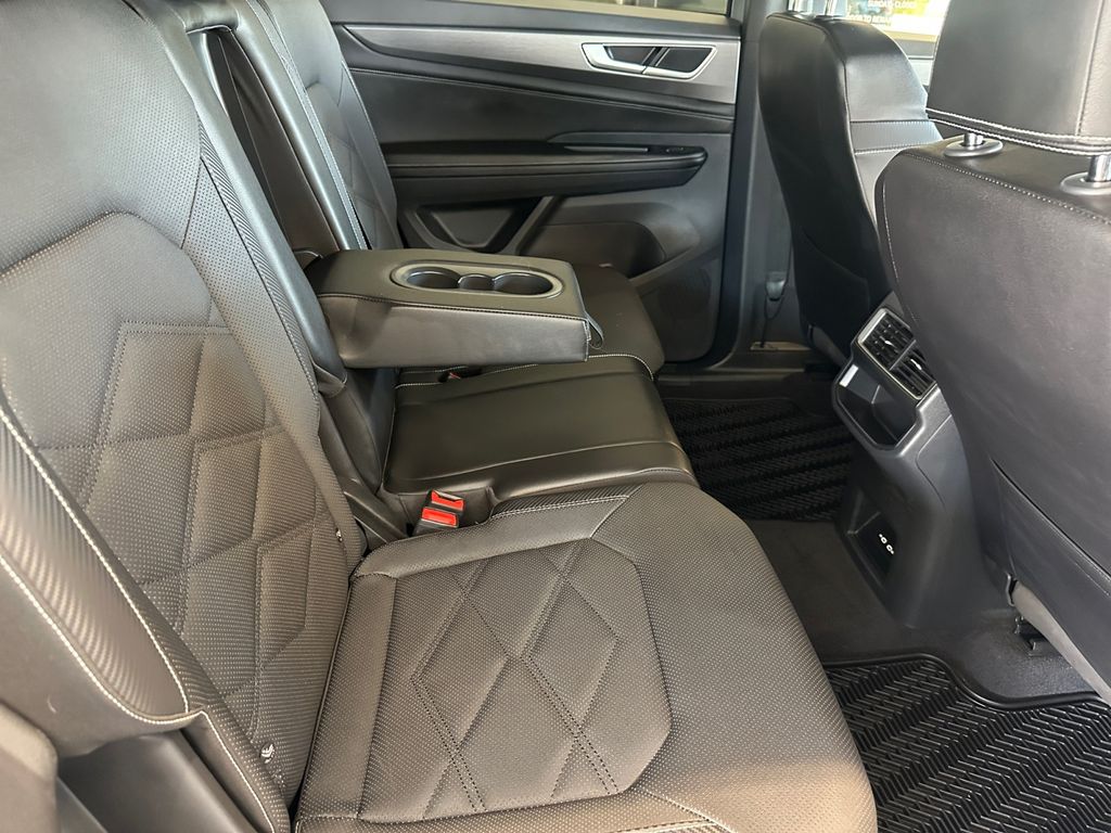 2024 Volkswagen Atlas Cross Sport SE photo 16