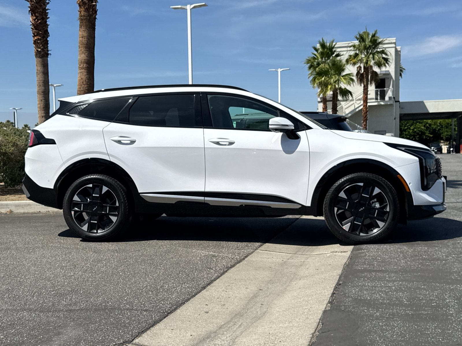 2026 Kia Sportage SX Prestige photo 2