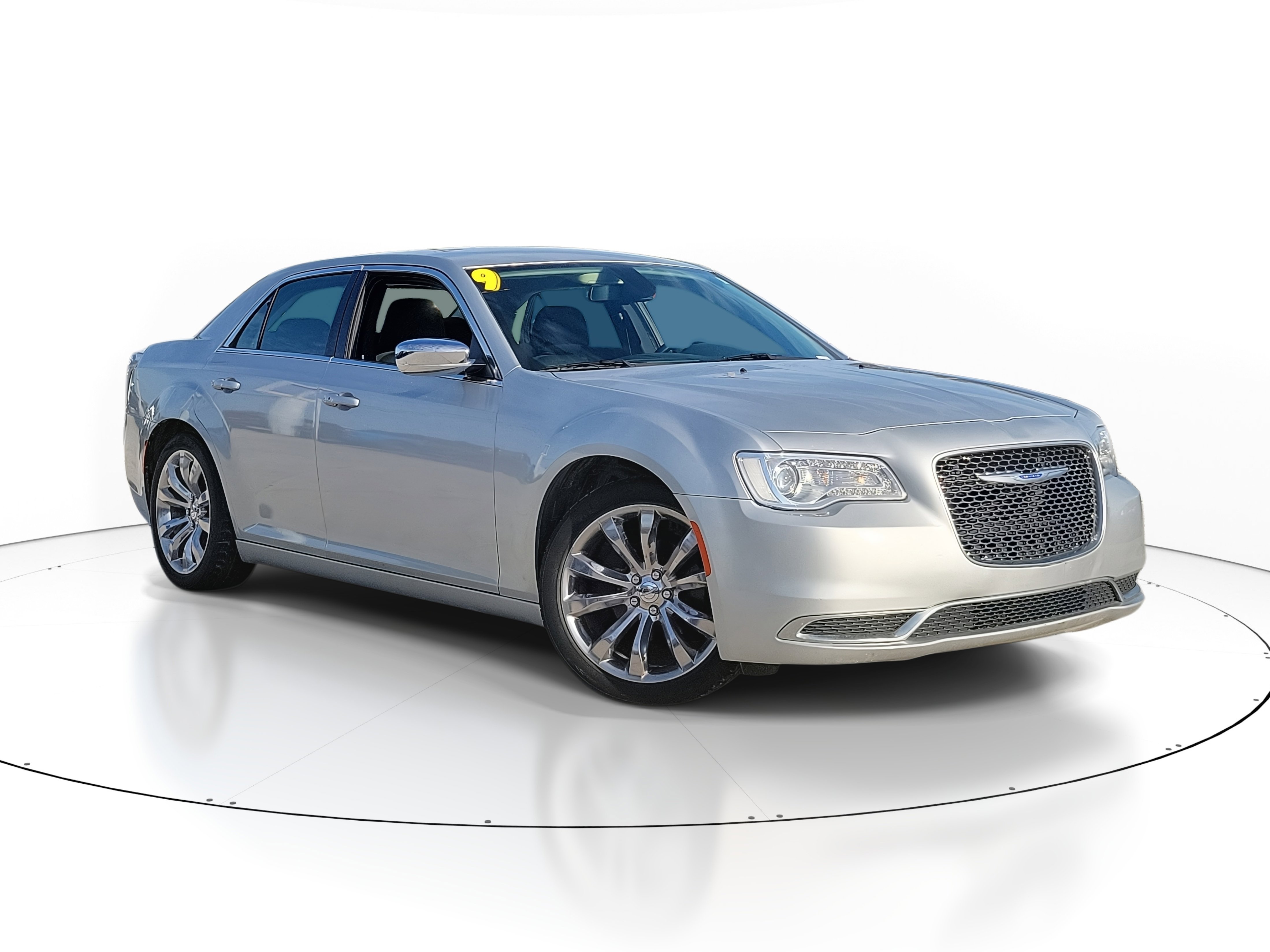 2019 Chrysler 300 Touring's photo