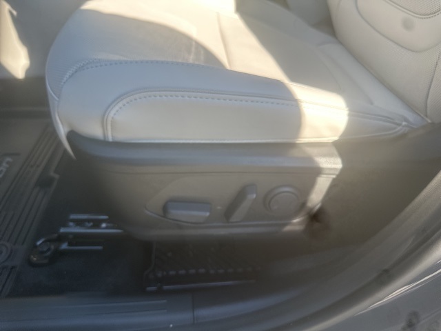 2025 Hyundai Tucson Limited photo 3