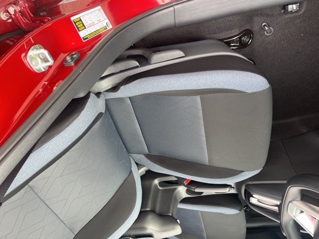 2025 Nissan Versa SV photo 4