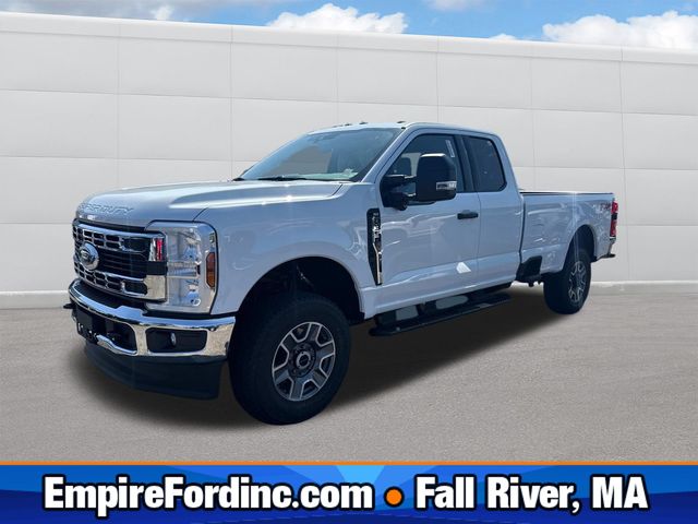 2025 Ford F-350 Super Duty XLT's photo