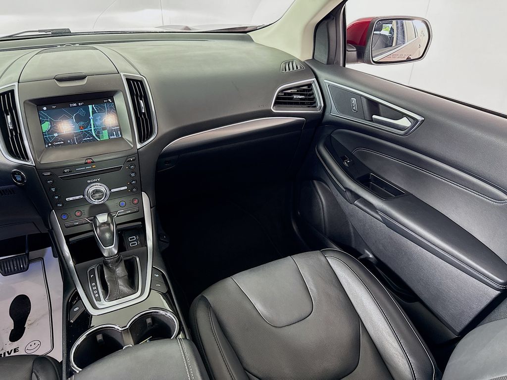 2018 Ford Edge Titanium photo 24