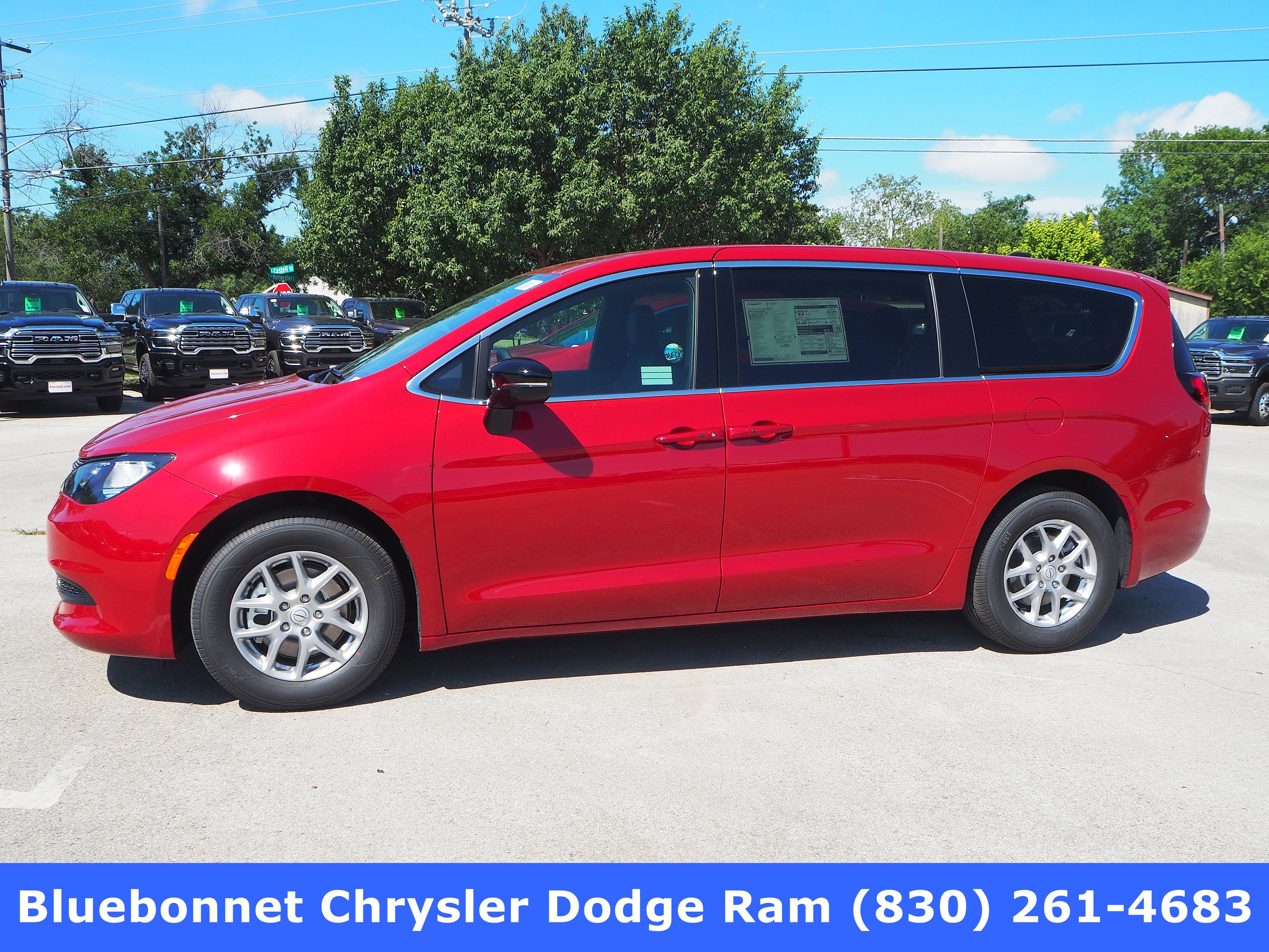 2025 Chrysler Voyager LX's photo