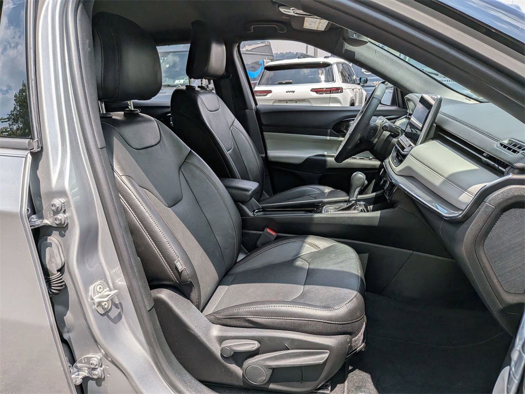 2023 Jeep Compass Limited photo 23