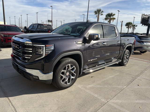 2023 GMC Sierra 1500 SLT's photo