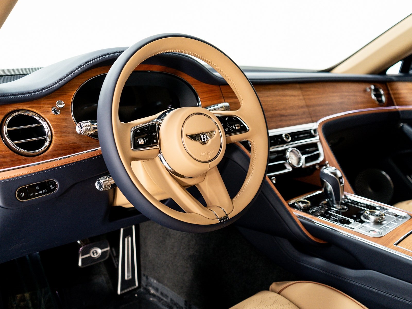 2025 Bentley Flying Spur Mulliner photo 12