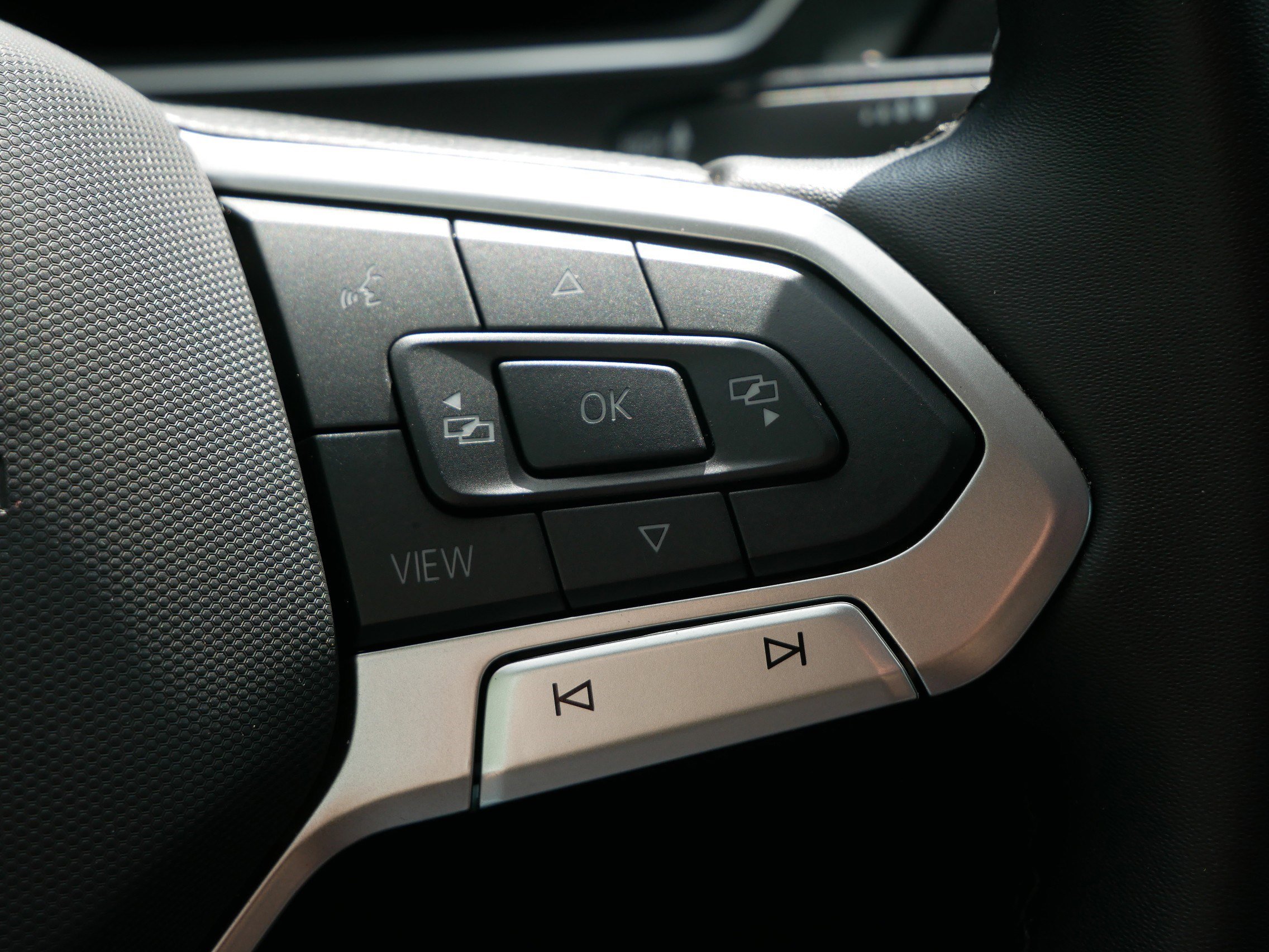2024 Volkswagen Tiguan Wolfsburg Edition photo 29