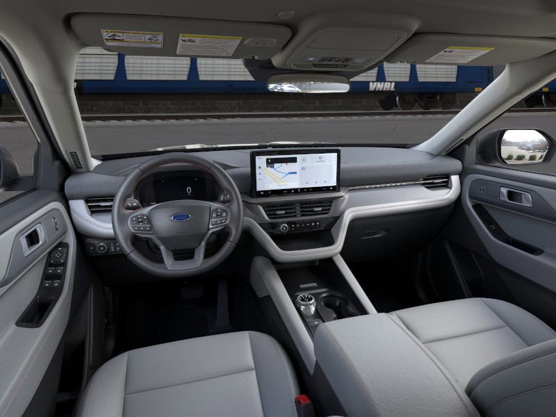 2025 Ford Explorer photo 8