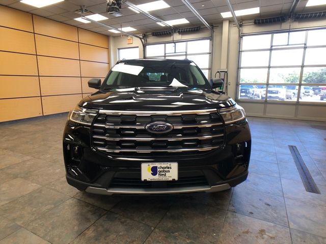 2025 Ford Explorer photo 3