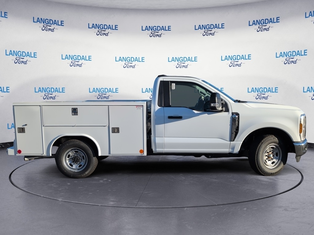 2026 Ford F-250 photo 3