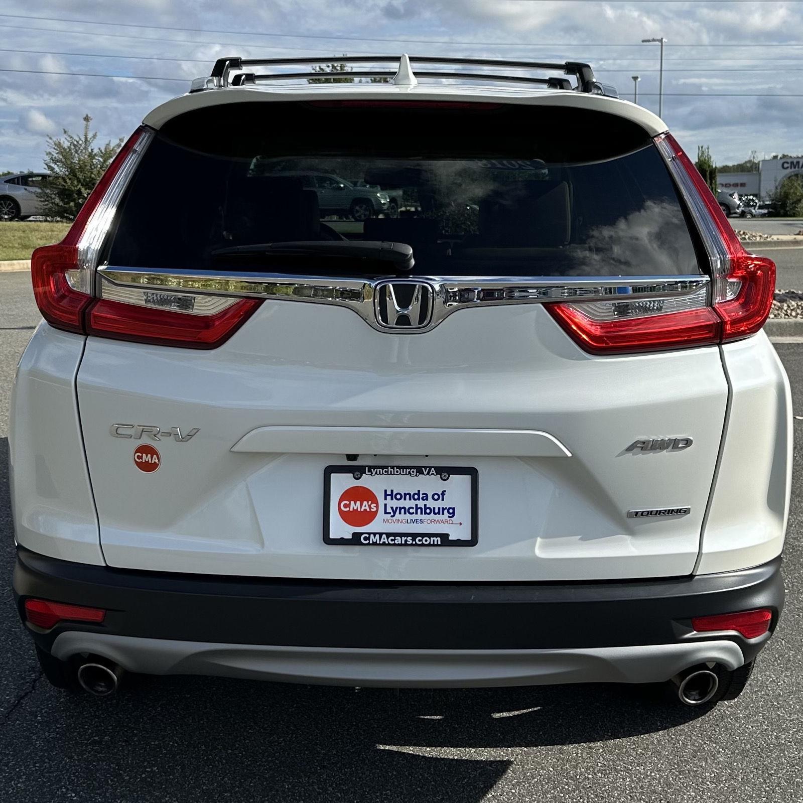 2018 Honda CR-V Touring photo 3