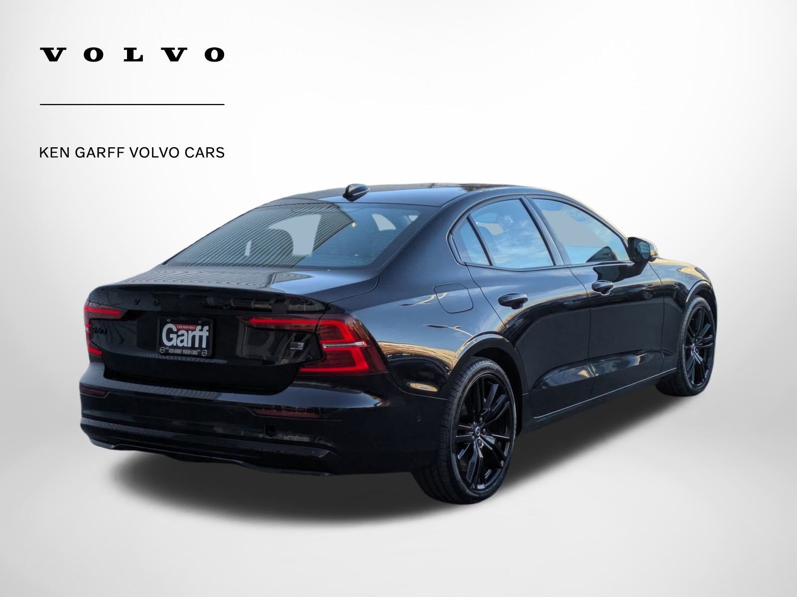 2023 Volvo S60 Recharge Ultimate Black Edition photo 3