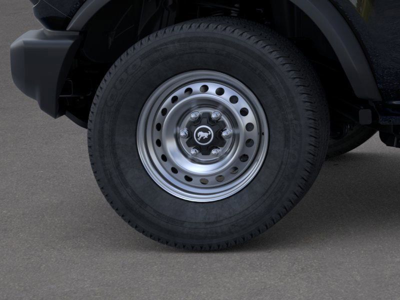 2025 Ford Bronco Base photo 18