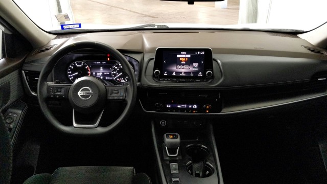 Used 2021  Nissan SV image 26